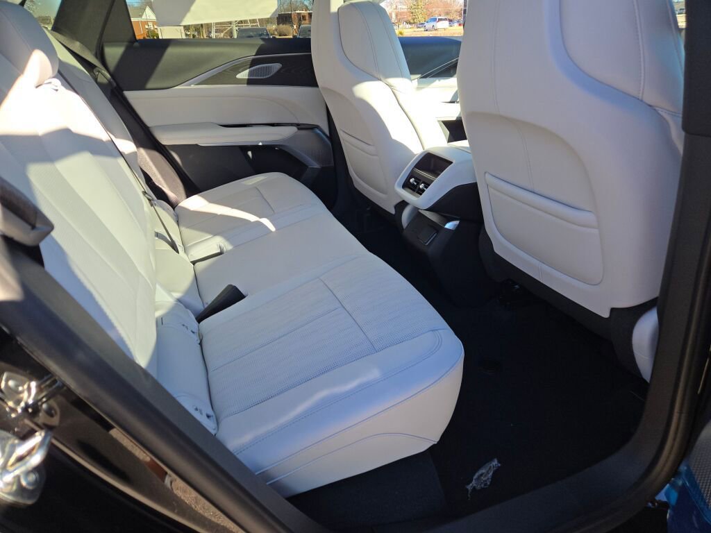 New 2026 Cadillac Lyriq Premium Luxury image 10