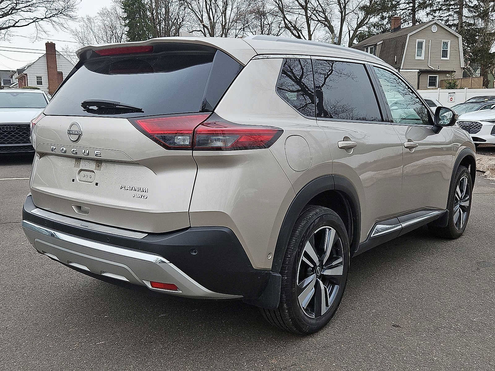 Used 2022 Nissan Rogue Platinum w/ Head-Up Display Package image 25