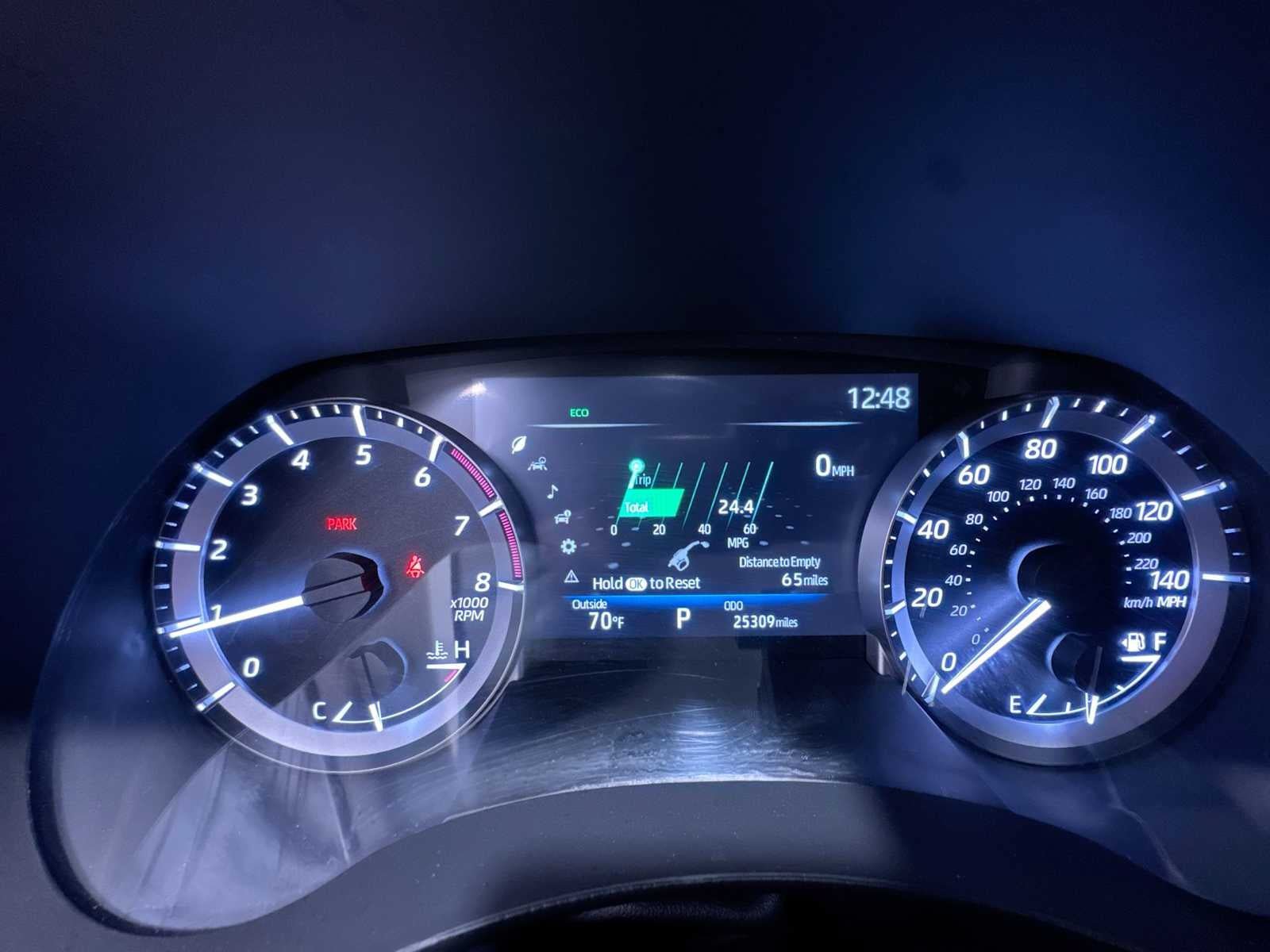 Used 2025 Toyota Highlander LE FWD image 22