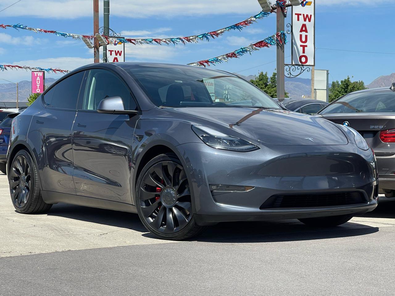 Used 2022 Tesla Model Y Performance AWD/4WD image 3