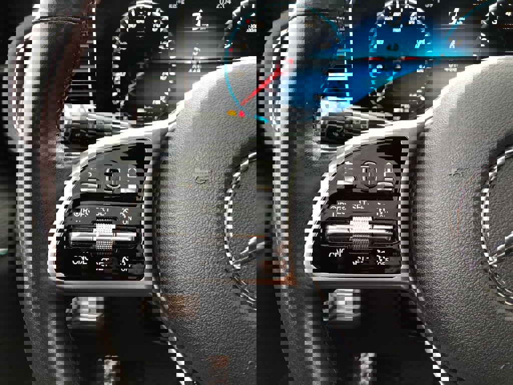 Certified 2022 Mercedes-Benz GLE 350 4MATIC w/ AMG Line Exterior image 21