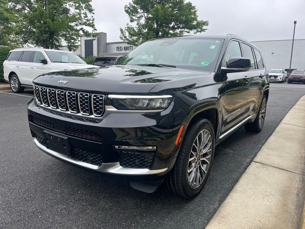 Used 2025 Jeep Grand Cherokee L Summit AWD/4WD image 3