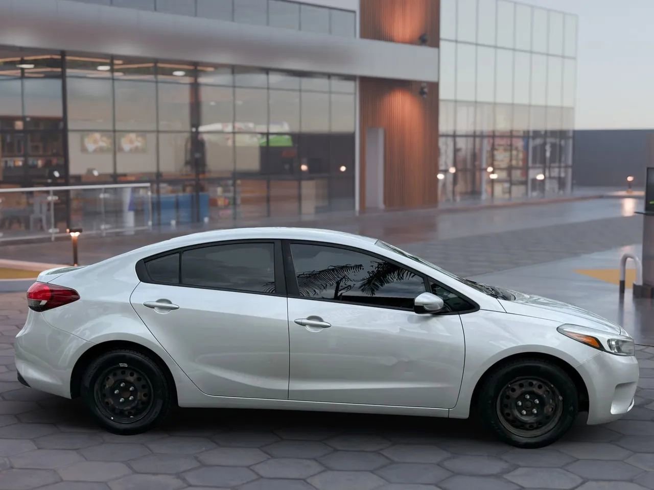 Used 2018 Kia Forte LX FWD image 7