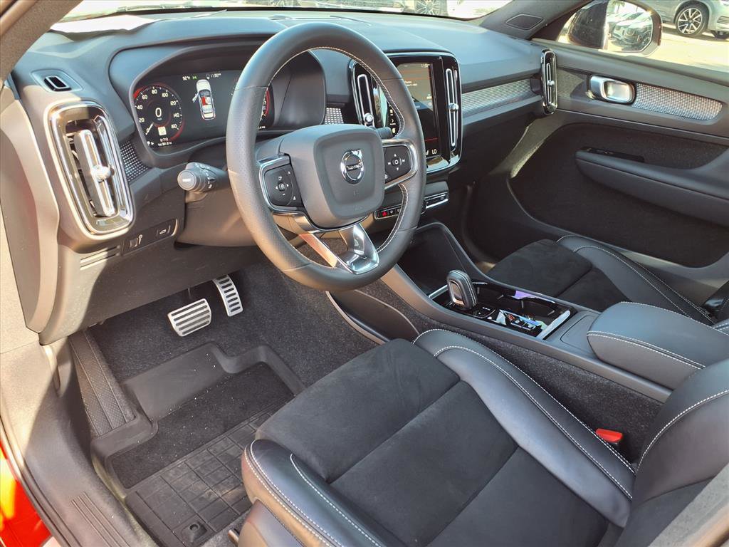 Used 2021 Volvo XC40 T5 R-Design w/ Advanced Package image 20