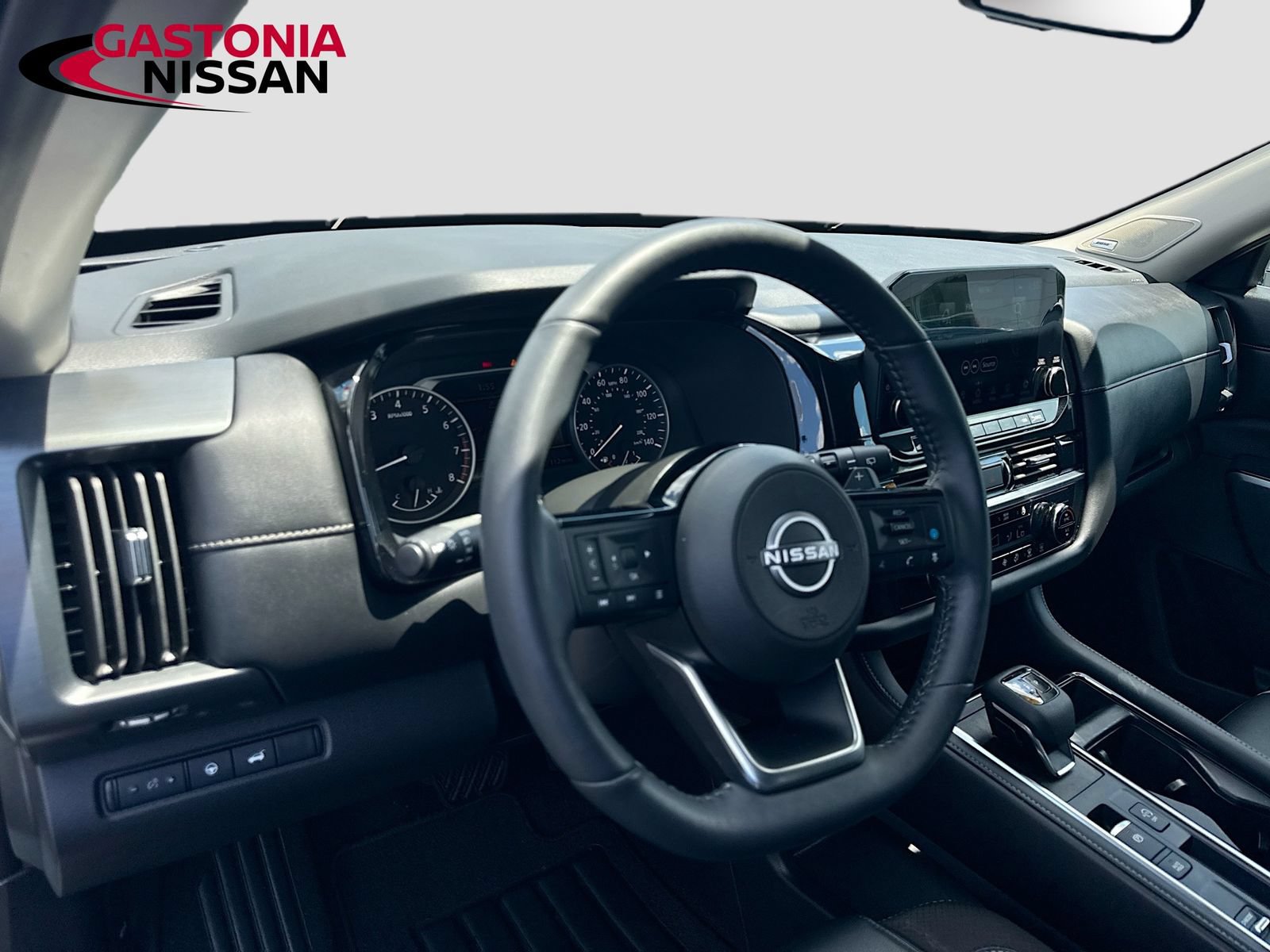 Used 2024 Nissan Pathfinder SL w/ SL Premium Package FWD image 11