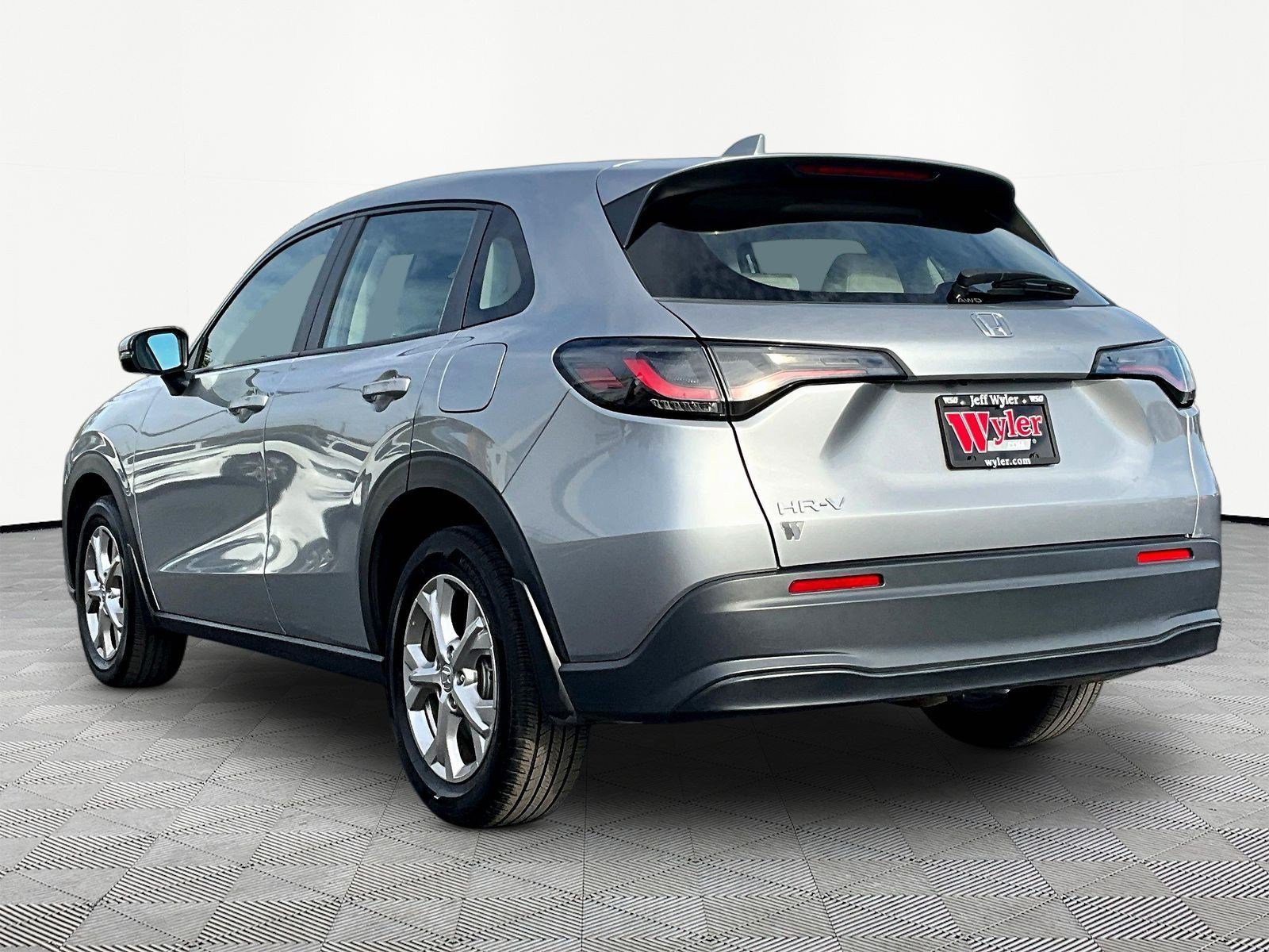 Used 2025 Honda HR-V LX image 4