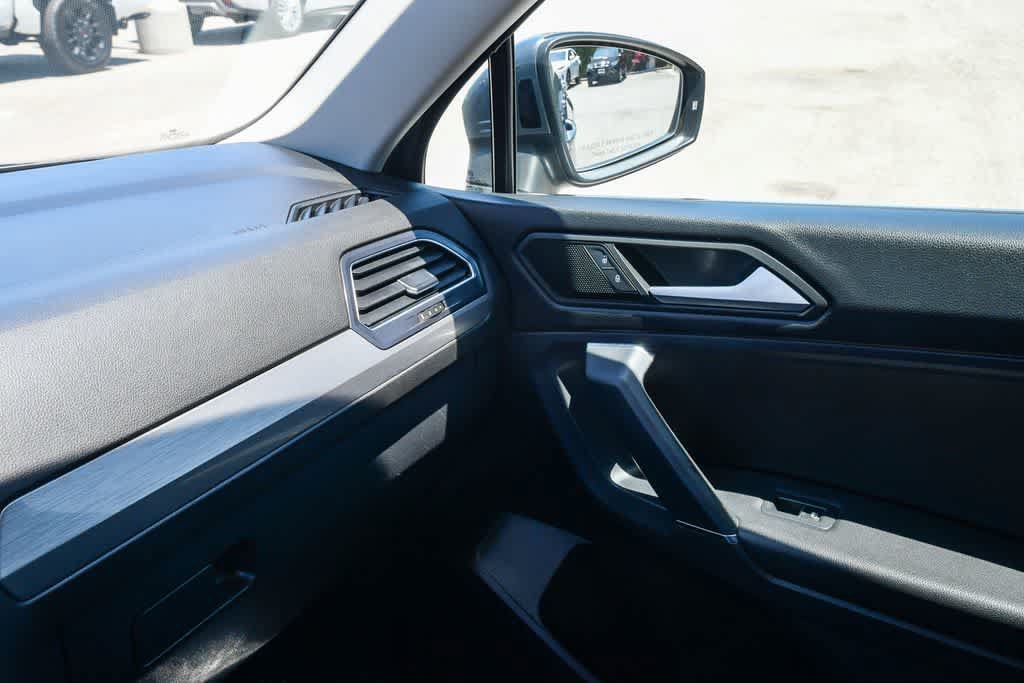 Used 2020 Volkswagen Tiguan SE w/ Panoramic Sunroof Package FWD image 22