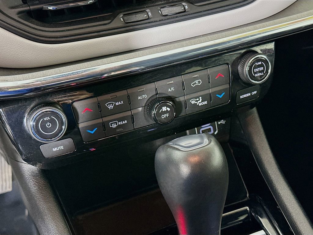 Certified 2022 Jeep Compass Limited image 24