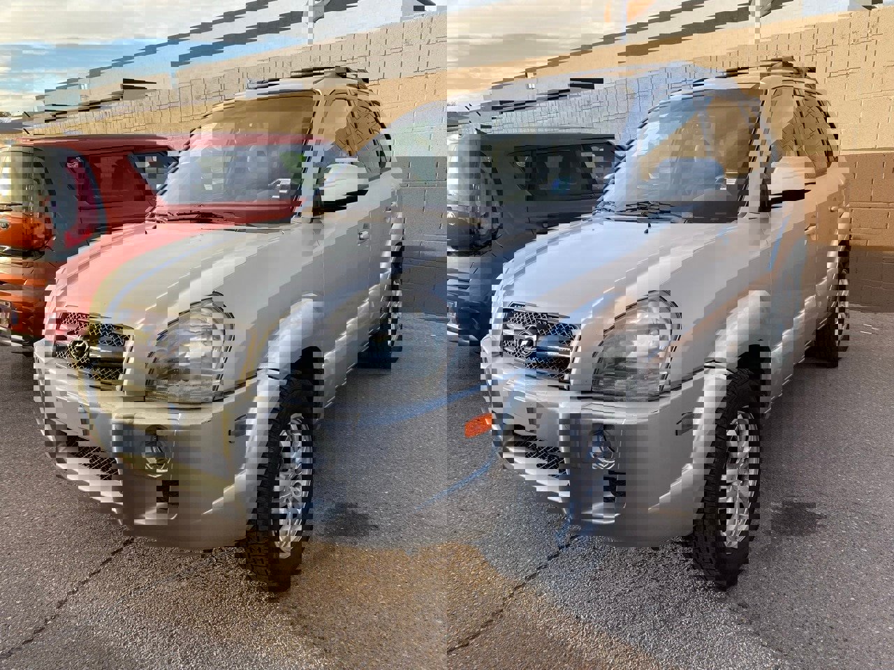 Used 2008 Hyundai Tucson SE image 3