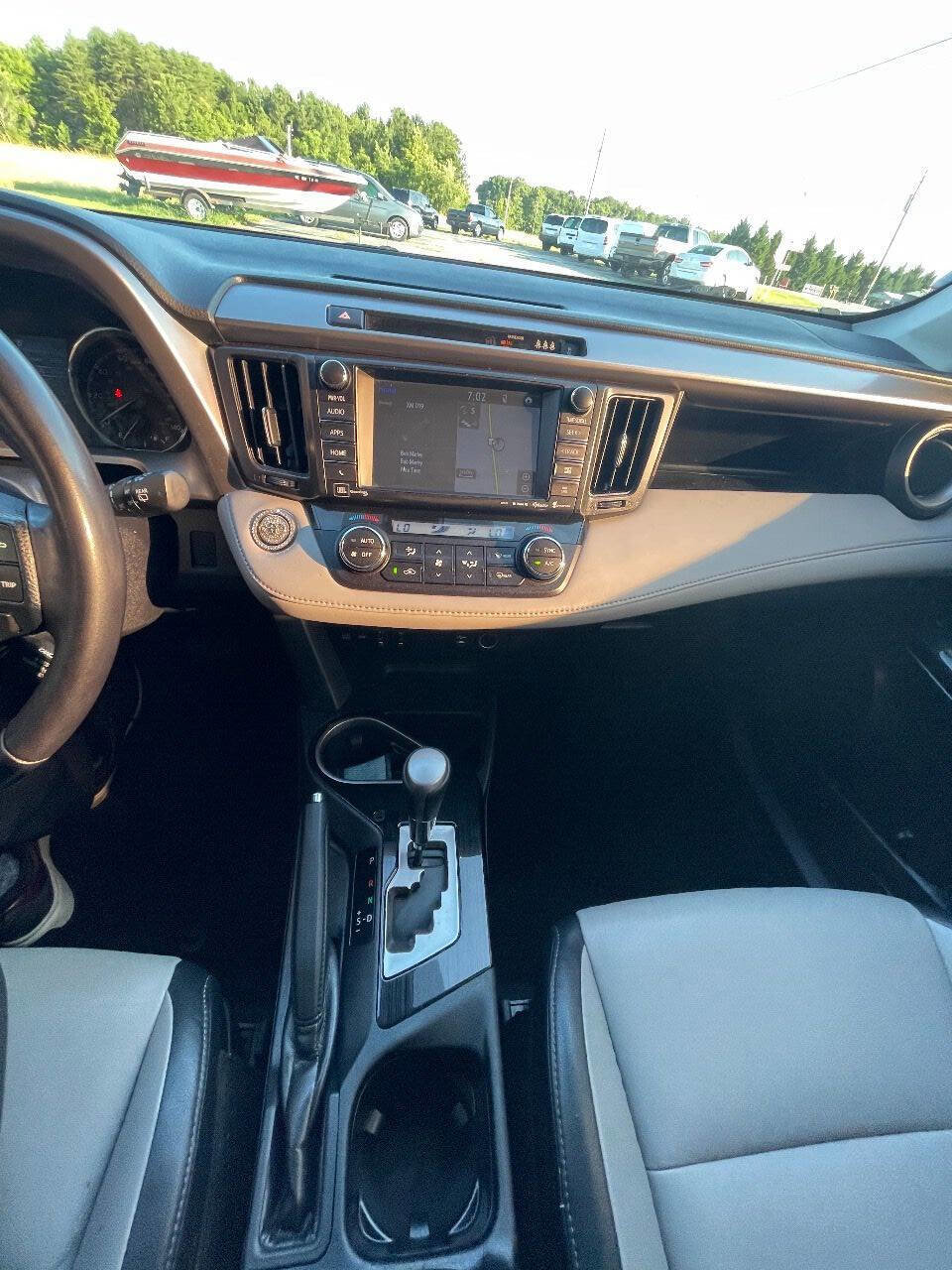 Used 2017 Toyota RAV4 Limited image 11