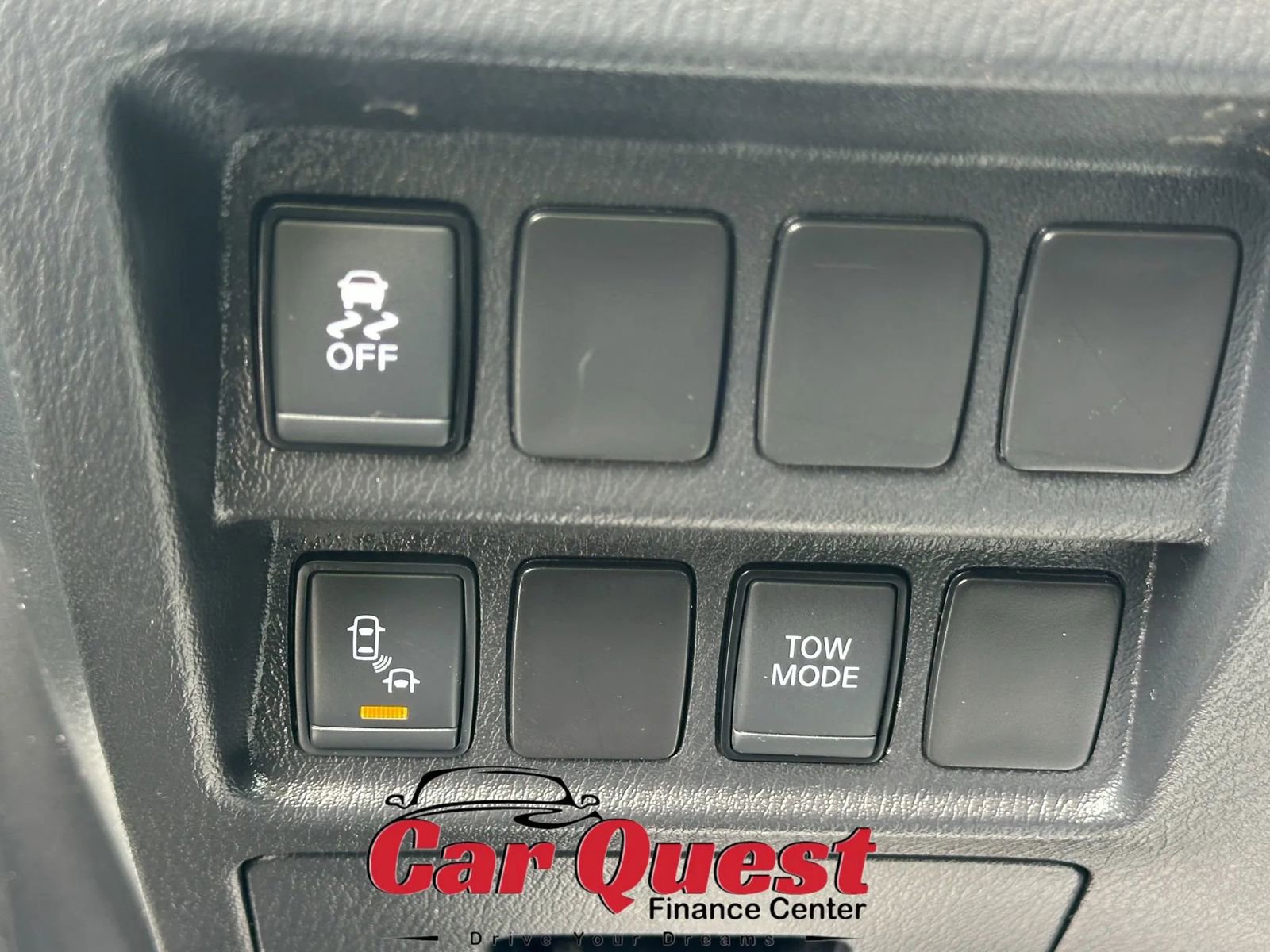 Used 2020 Nissan Pathfinder SV image 28