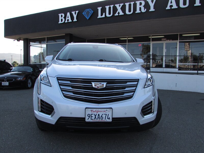 Used 2019 Cadillac XT5 Luxury FWD image 2