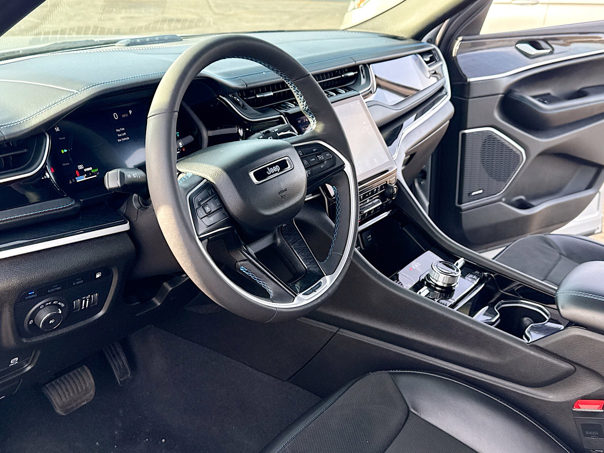 Used 2022 Jeep Grand Cherokee Trailhawk w/ Advanced Protech Group II image 4