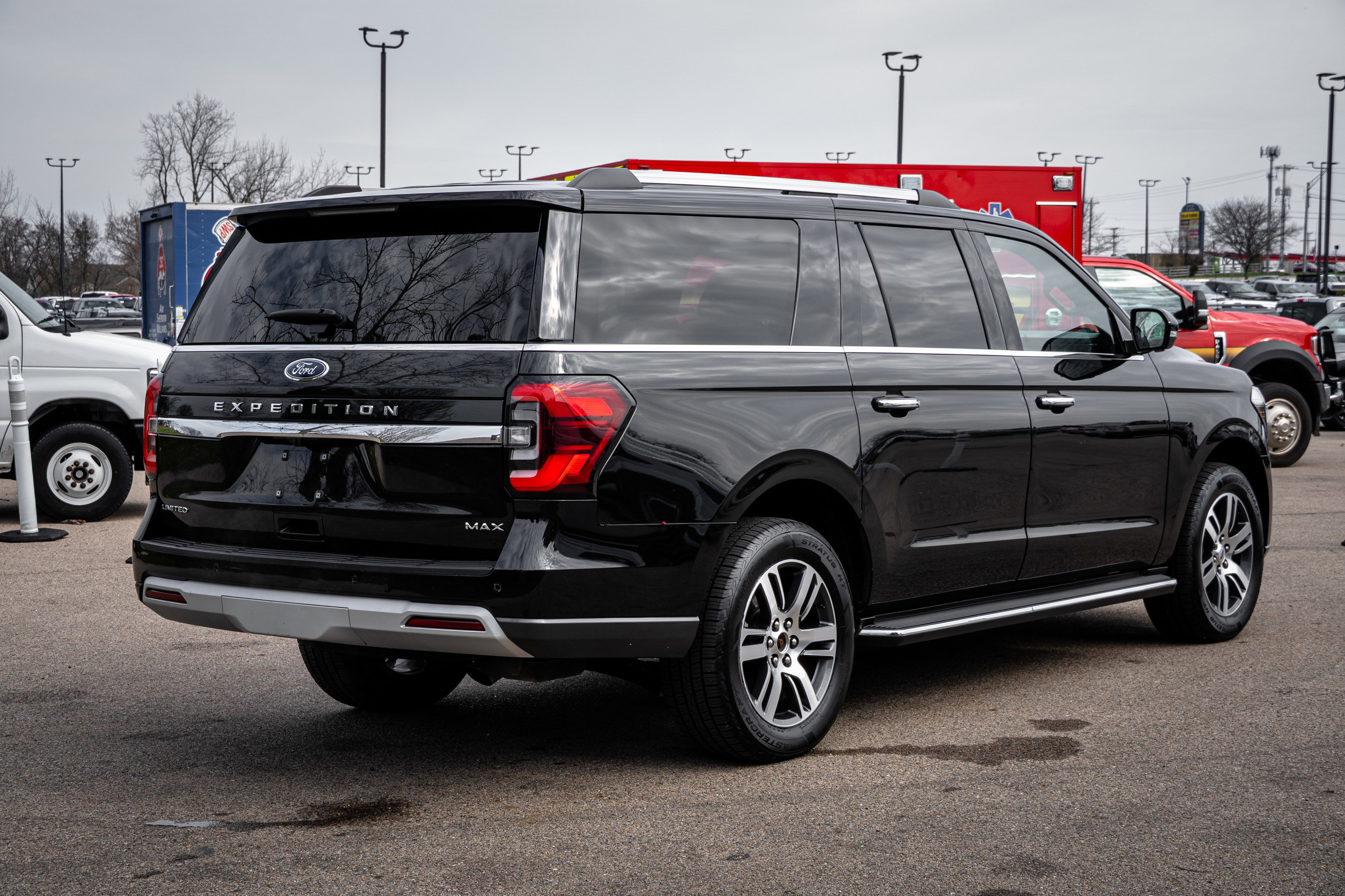 Used 2023 Ford Expedition Max Limited image 6