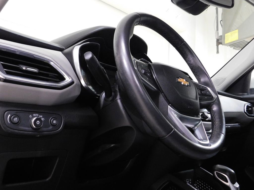 Used 2021 Chevrolet TrailBlazer LT w/ Sun and Liftgate Package AWD/4WD image 25