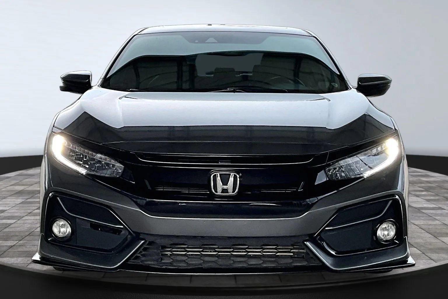 Used 2021 Honda Civic Sport Touring image 2