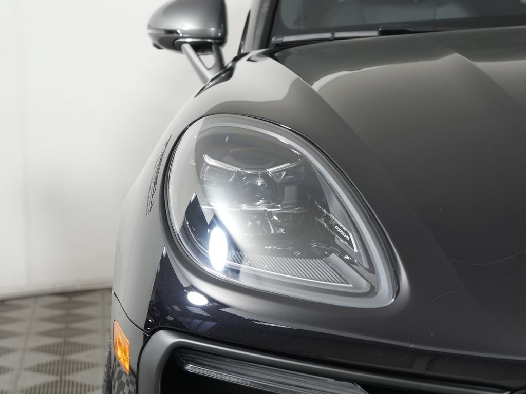 Certified 2026 Porsche Macan Turbo AWD/4WD image 11