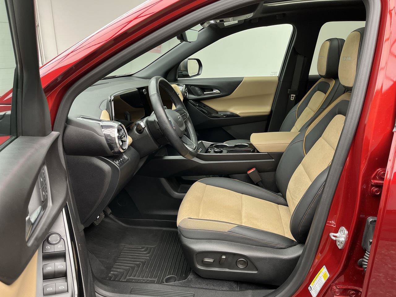 Certified 2025 Chevrolet Equinox ACTIV w/ Safety and Technology Package AWD/4WD image 3