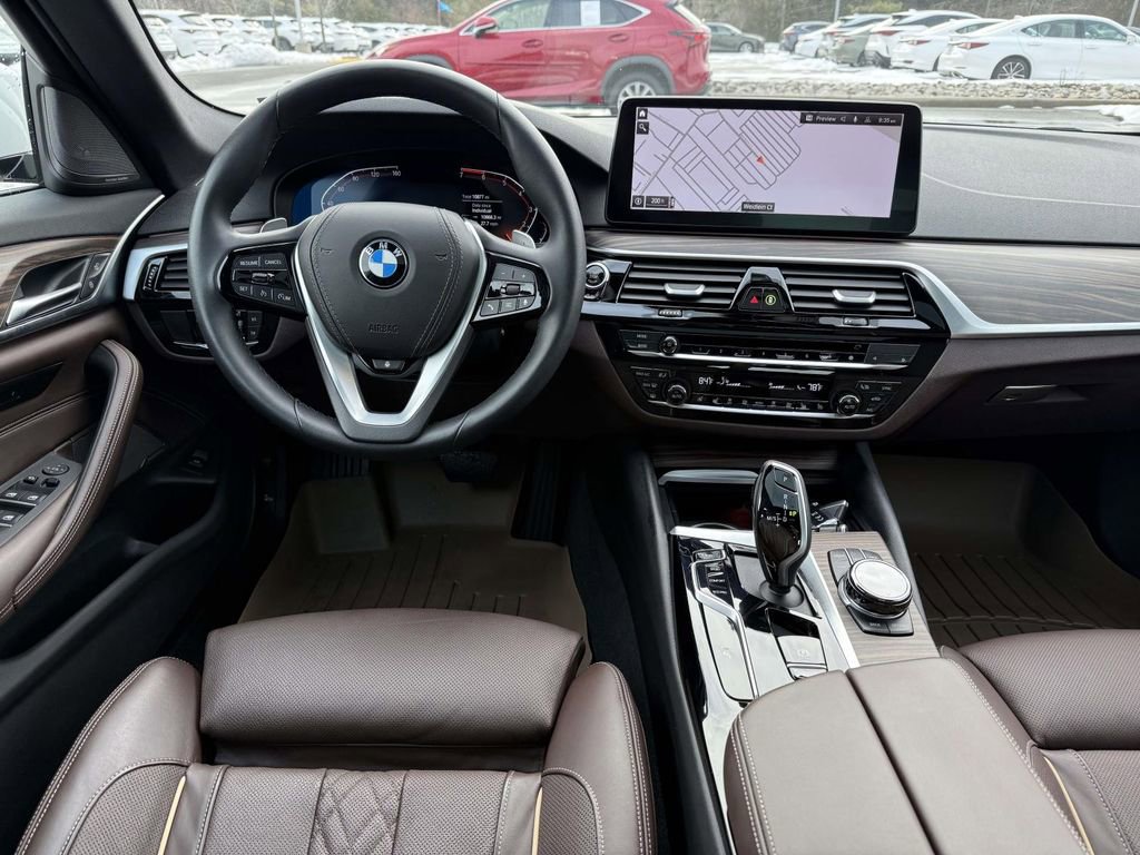 Used 2022 BMW 530i w/ Executive Package image 8