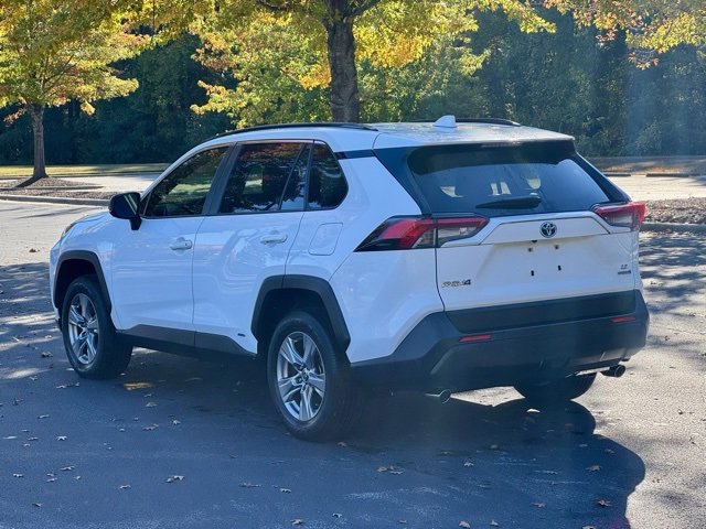 Used 2022 Toyota RAV4 LE image 5