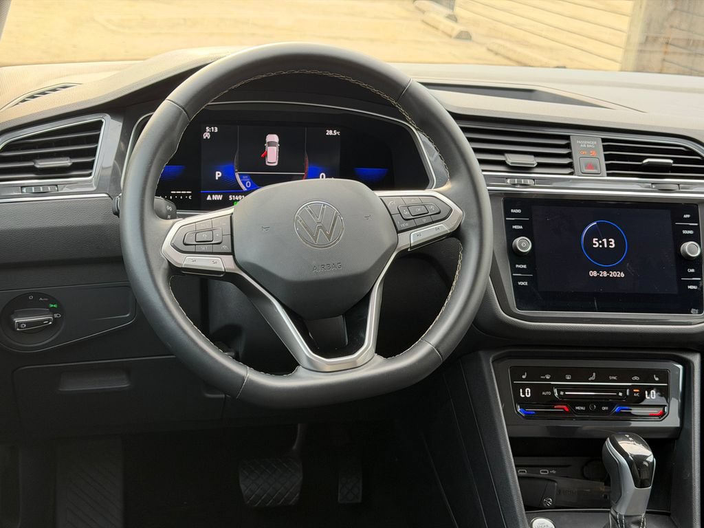 Certified 2023 Volkswagen Tiguan SE FWD image 15