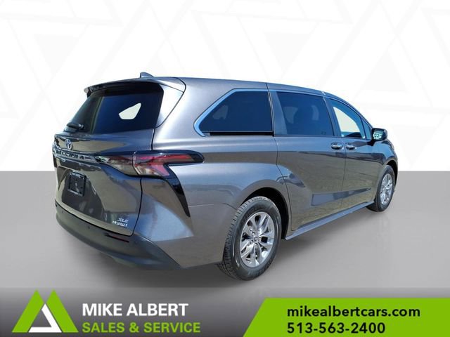 Used 2023 Toyota Sienna XLE FWD image 7