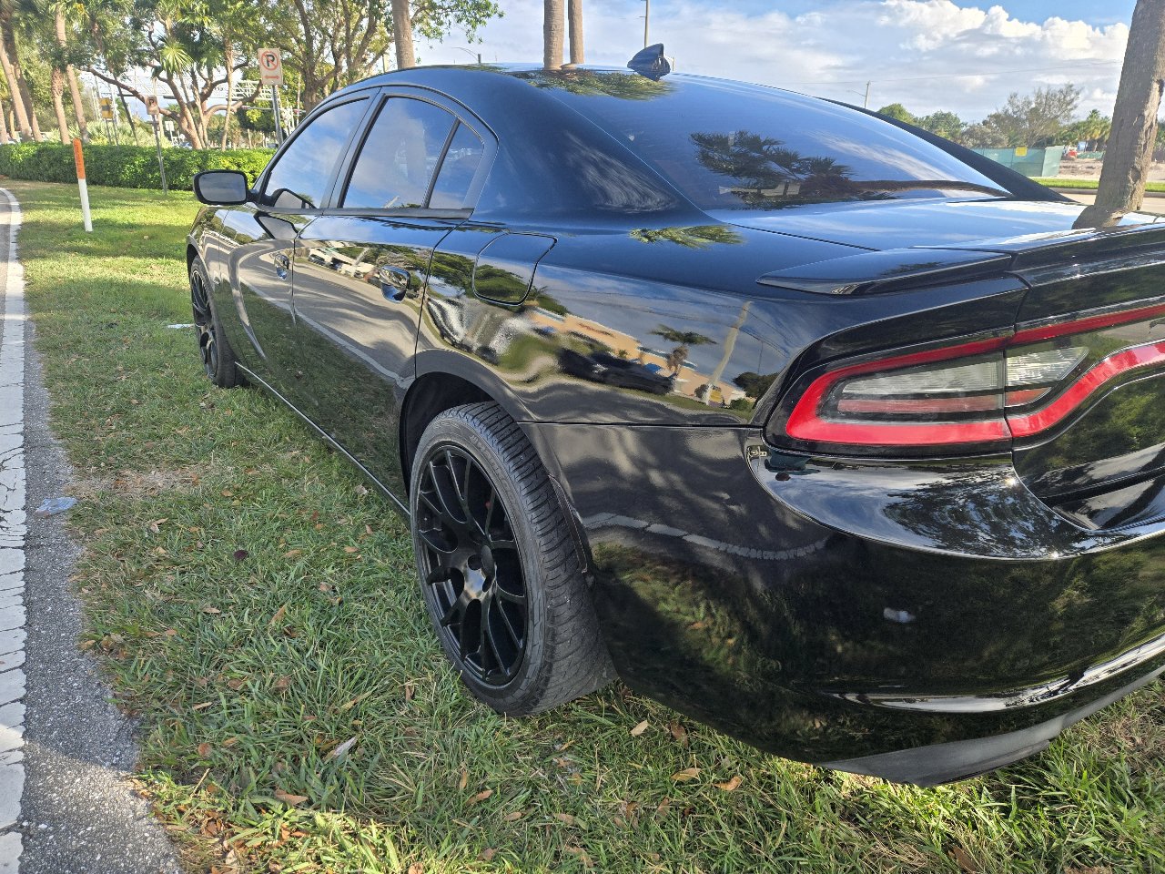 Used 2016 Dodge Charger R/T image 12