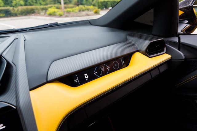 Used 2025 Lamborghini Revuelto AWD/4WD image 33