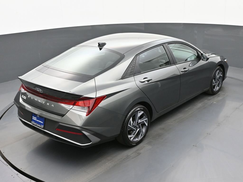 Used 2025 Hyundai Elantra Sport image 40
