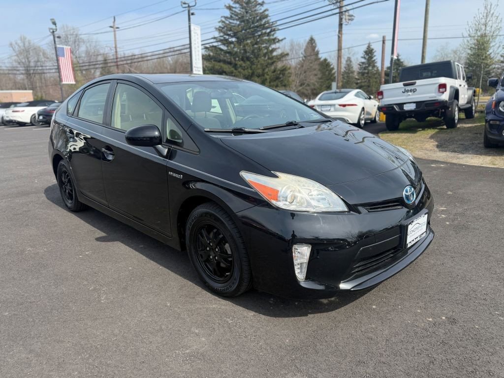 Used 2015 Toyota Prius Three FWD image 2