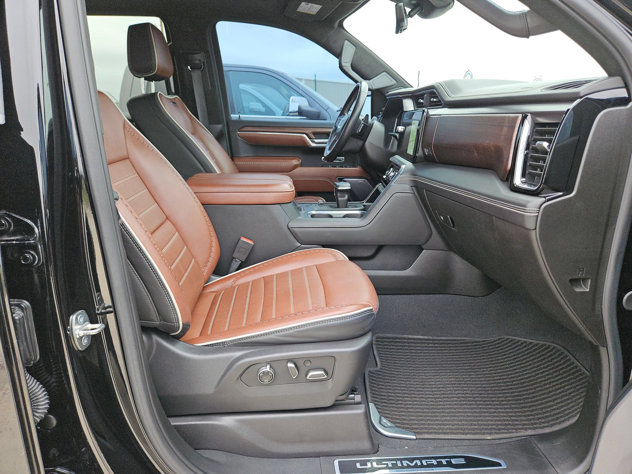 Used 2024 GMC Sierra 1500 Denali Ultimate AWD/4WD image 27