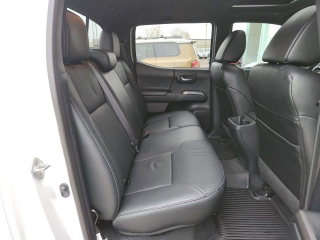 Used 2019 Toyota Tacoma Limited image 24