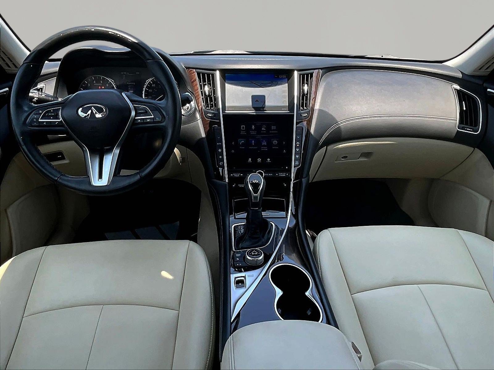 Used 2019 INFINITI Q50 Luxe w/ Essential Package (3.0T Luxe) AWD/4WD image 7