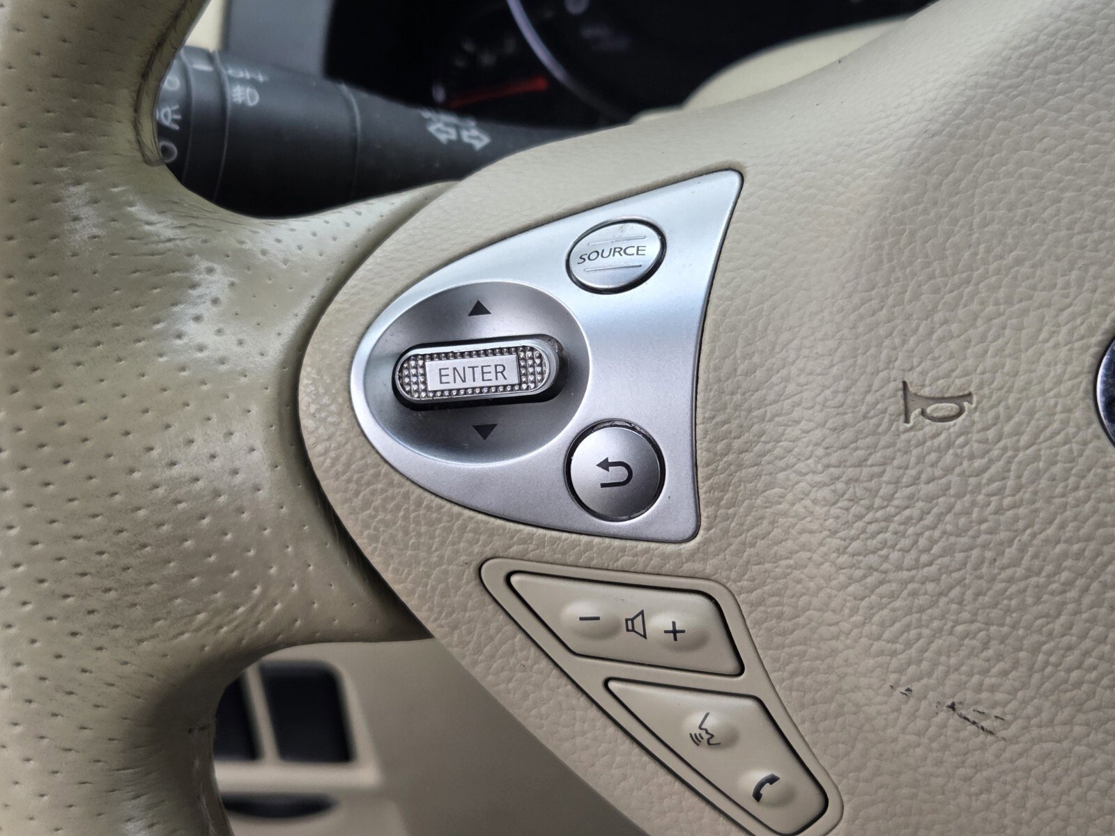 Used 2010 INFINITI FX35 2WD w/ Navigation Pkg image 8