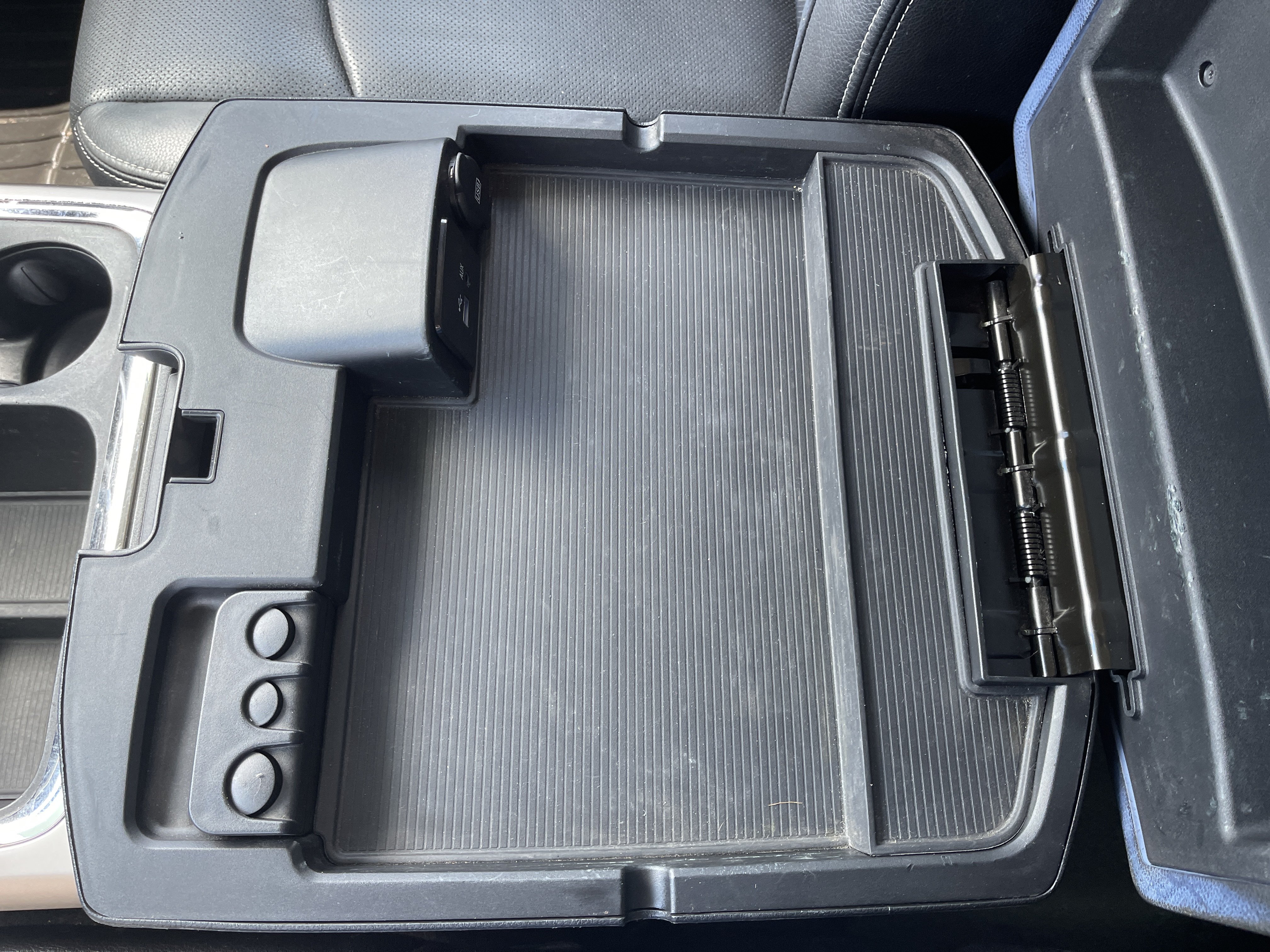 Used 2017 RAM 3500 Laramie w/ Sport Appearance Group AWD/4WD image 35