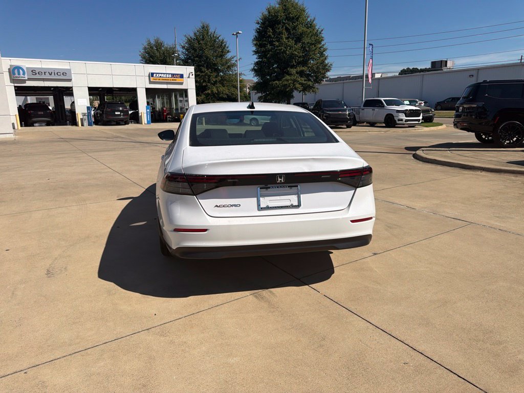 Used 2025 Honda Accord SE image 14