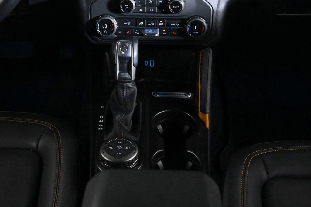 Used 2023 Ford Bronco Badlands image 14