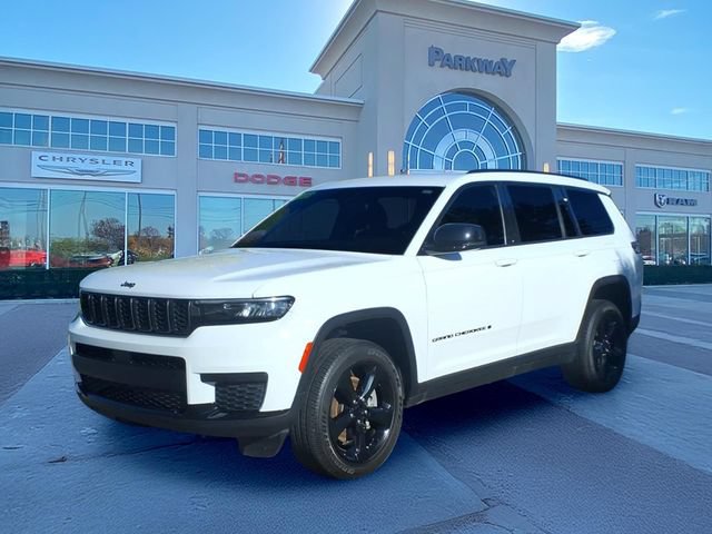 Certified 2023 Jeep Grand Cherokee L Laredo AWD/4WD image 1