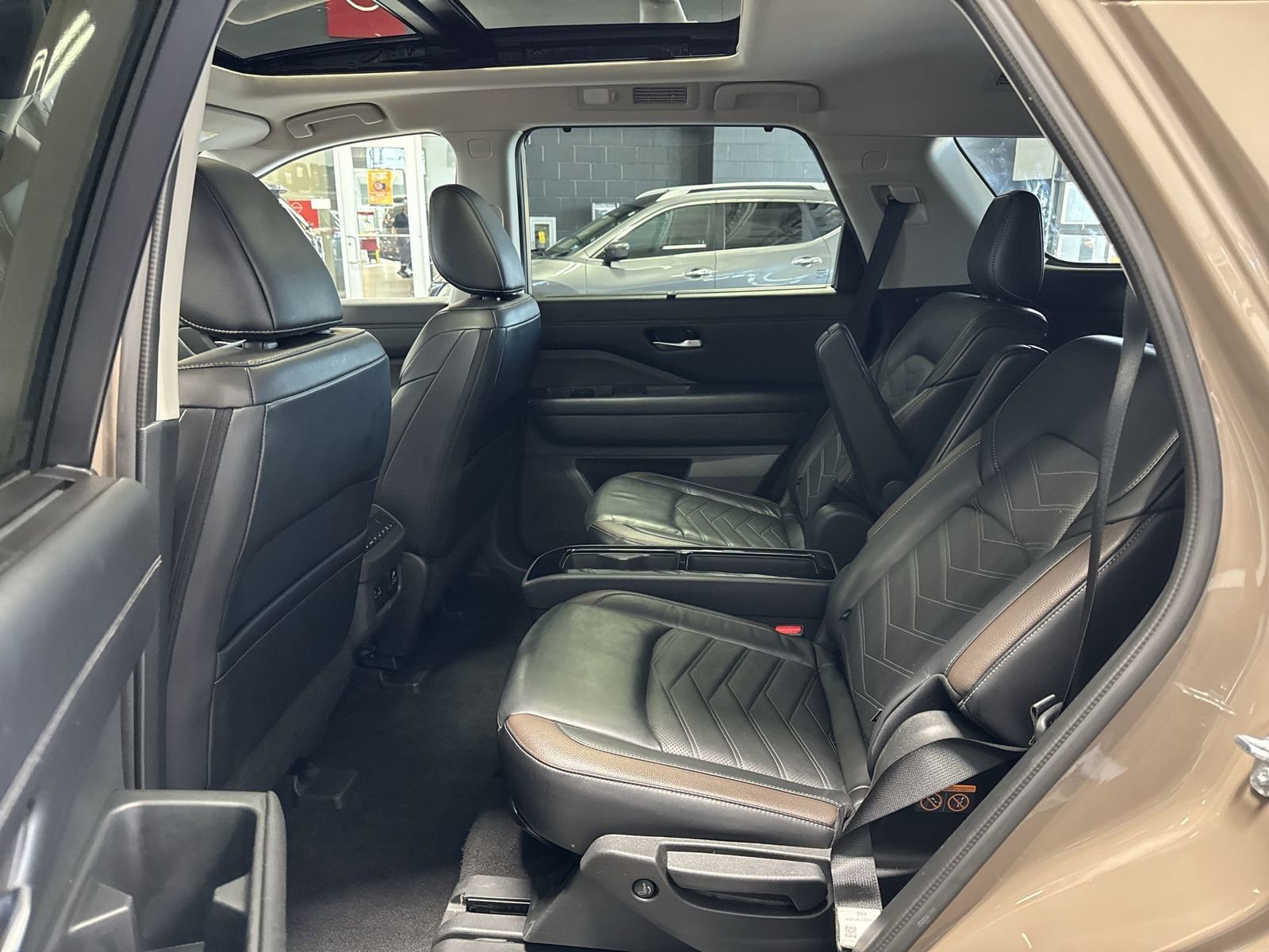 Certified 2024 Nissan Pathfinder Platinum image 31