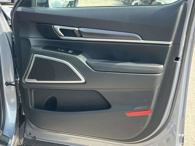 Used 2025 Kia Telluride S AWD/4WD image 28