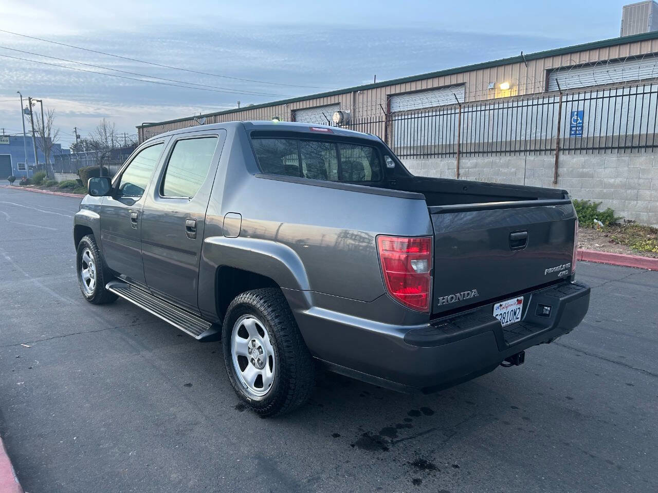 Used 2010 Honda Ridgeline RT image 3
