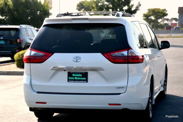 Used 2020 Toyota Sienna Limited Premium FWD image 4