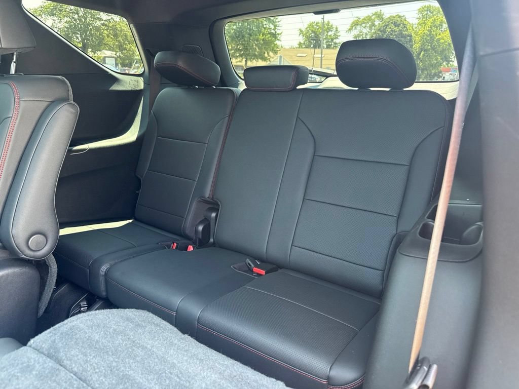 Used 2024 Chevrolet Traverse RS w/ LPO, Floor Liner Package AWD/4WD image 17