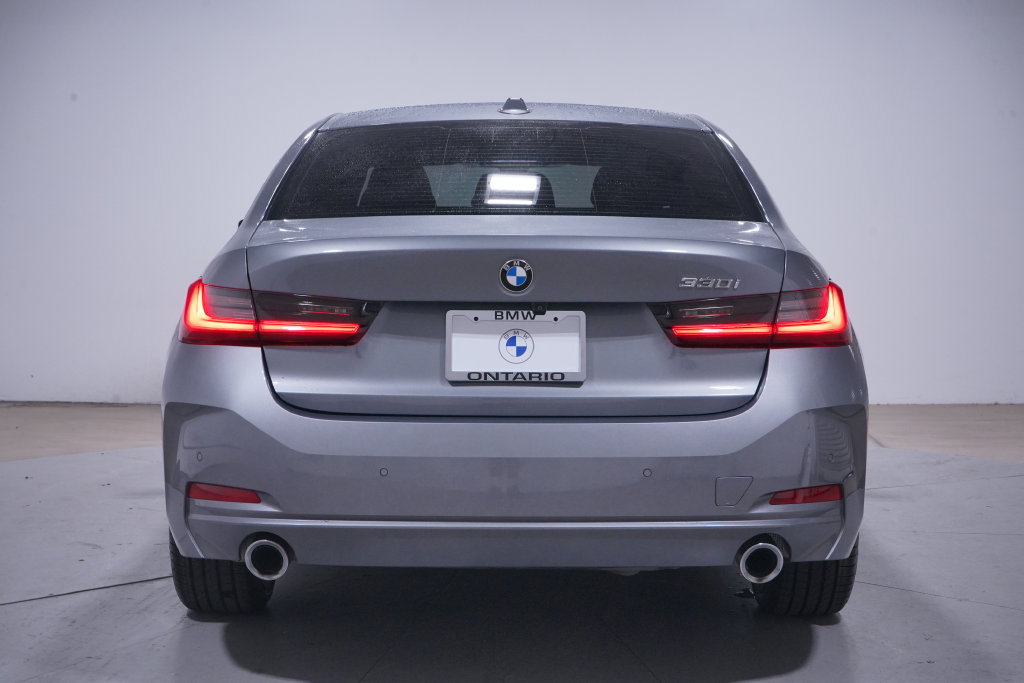 Used 2024 BMW 330i Sedan w/ Convenience Package RWD image 5