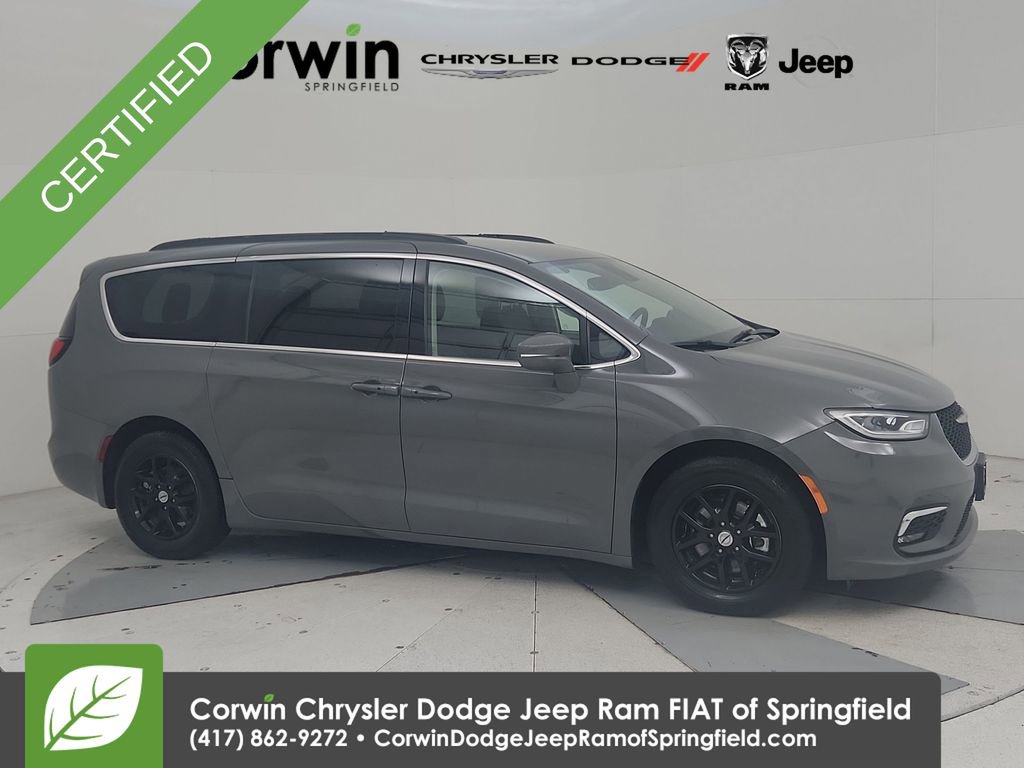 Certified 2022 Chrysler Pacifica Touring-L image 1