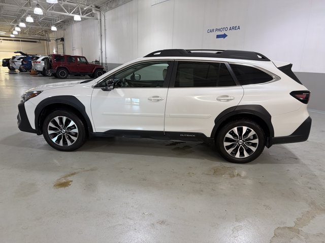 Used 2025 Subaru Outback Limited AWD/4WD image 5
