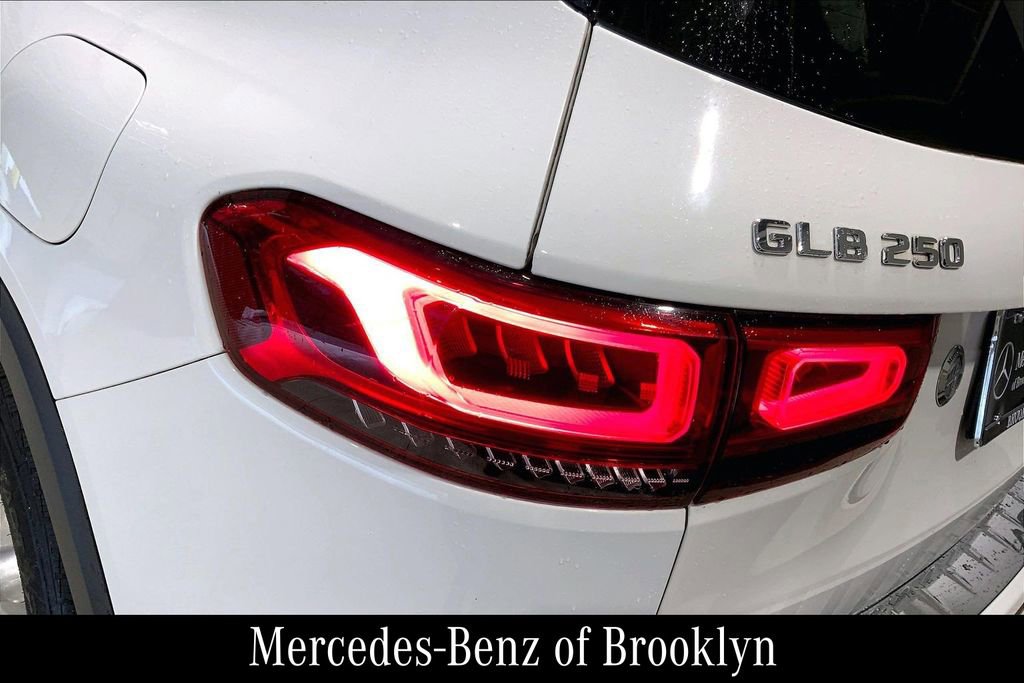 Certified 2021 Mercedes-Benz GLB 250 4MATIC image 31