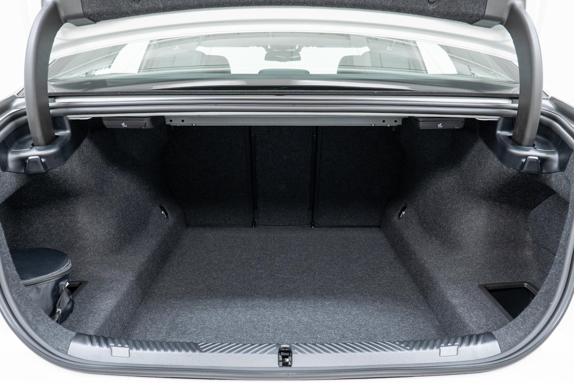 New 2026 BMW 530i xDrive w/ M Sport Package image 10