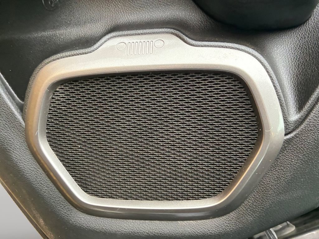 Used 2020 Jeep Renegade Limited image 24