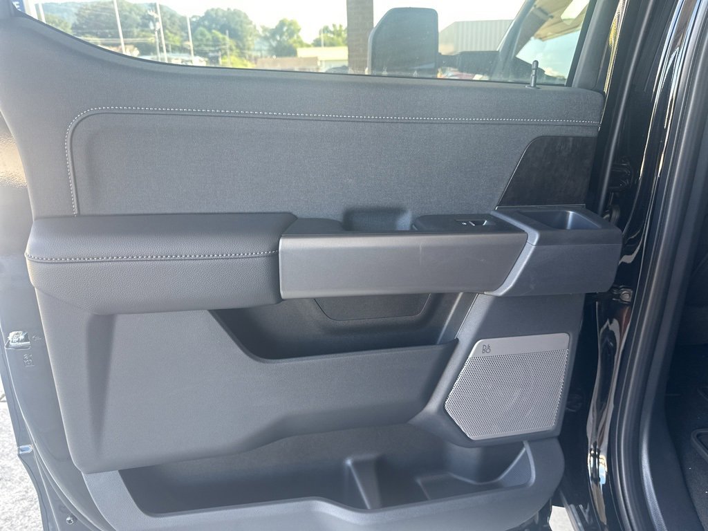 New 2025 Ford F350 Lariat w/ Lariat Ultimate Package image 15
